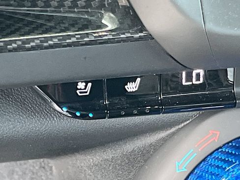 Used 2019 Chevrolet Camaro ZL1 RWD image 21