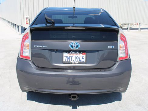 Used 2015 Toyota Prius Two FWD image 4