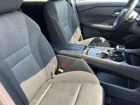 Used 2025 Nissan Rogue SV FWD image 41