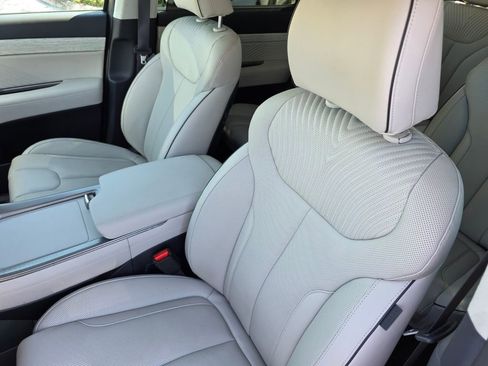 Used 2025 Hyundai Palisade Calligraphy image 11
