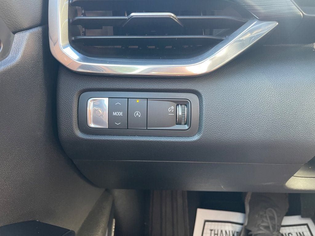 Used 2026 GMC Acadia Elevation w/ Elevation Premium Package FWD image 19