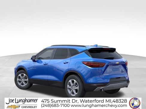 New 2026 Chevrolet Blazer LT w/ Convenience Package FWD image 3