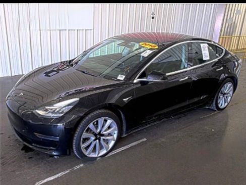 Used 2018 Tesla Model 3 Long Range image 1