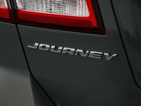 Used 2019 Dodge Journey SE w/ Premium Group FWD image 12
