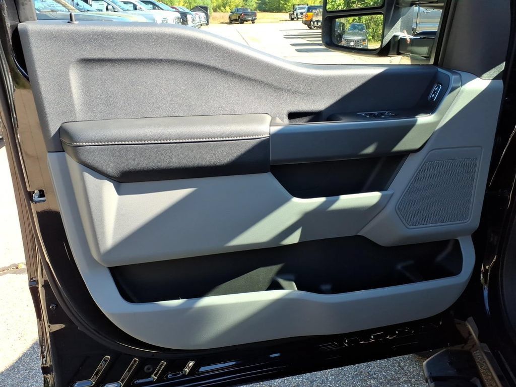 New 2027 Ford F250 XL w/ STX Appearance Package AWD/4WD image 16