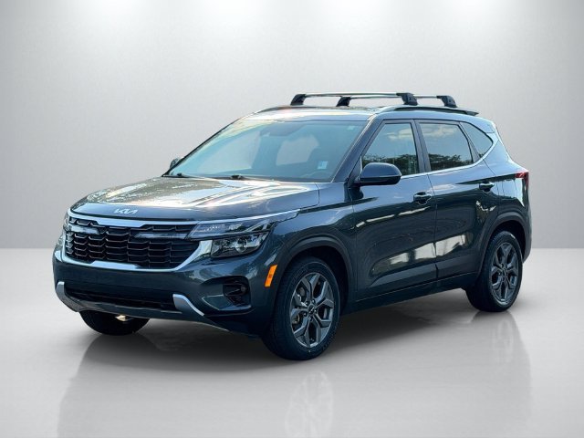 Certified 2025 Kia Seltos S FWD image 3