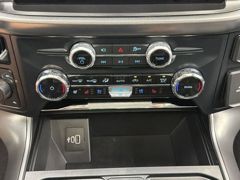 Used 2025 Ford F150 Lariat AWD/4WD image 22