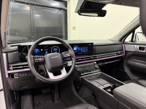 Used 2025 Hyundai Santa Fe Limited FWD image 18