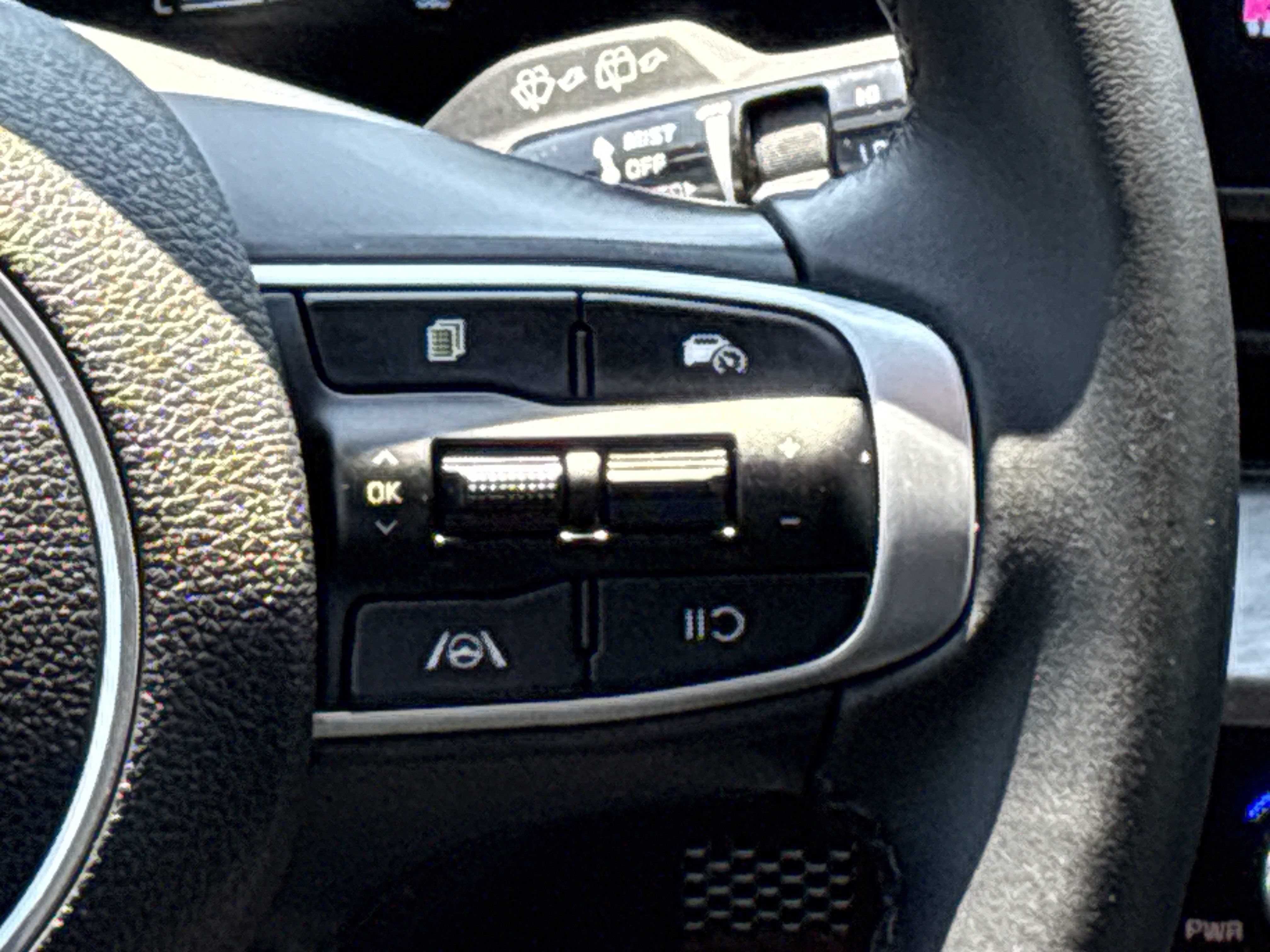 Used 2025 Kia Sportage X-Line AWD/4WD image 23