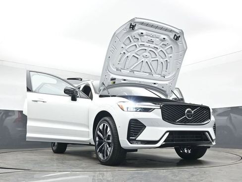 New 2026 Volvo XC60 B5 Plus w/ Protection Package Premier image 57