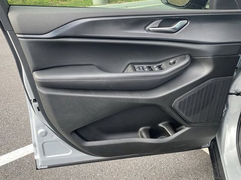 New 2025 Jeep Grand Cherokee L Altitude image 12