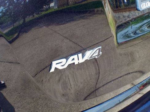 Used 2017 Toyota RAV4 SE w/ Power Extra Value Package image 10