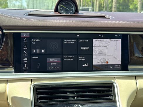 Used 2018 Porsche Panamera 4 AWD/4WD image 21