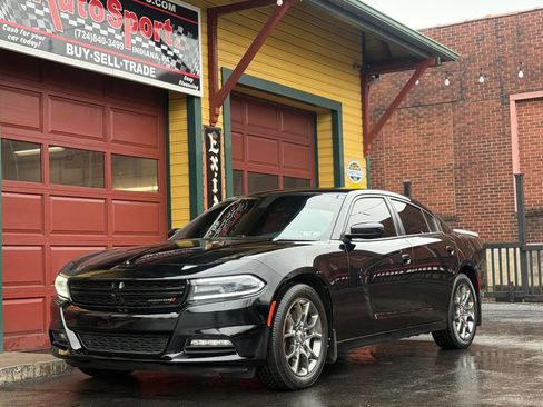 Used 2017 Dodge Charger SXT w/ Navigation & Travel Group image 21