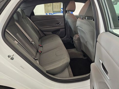 Used 2024 Hyundai Elantra SEL image 34