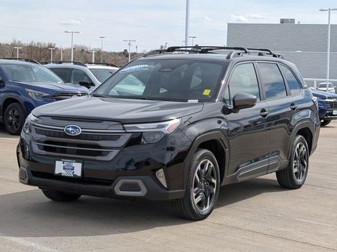 Used 2025 Subaru Forester Limited image 9