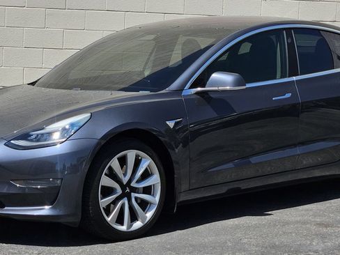 Used 2018 Tesla Model 3 Long Range RWD image 1