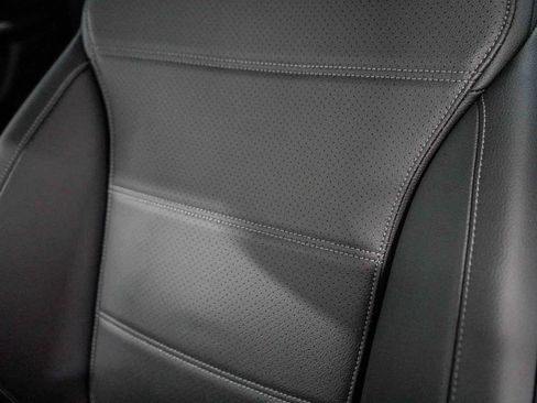 Used 2025 Mercedes-Benz GLC 300 GLC 300 image 24