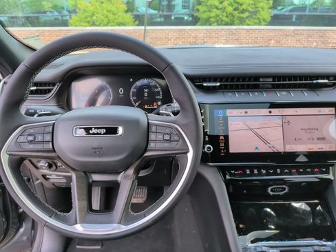 New 2026 Jeep Grand Cherokee L Limited AWD/4WD image 30