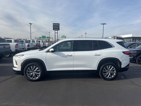 Used 2025 Buick Enclave Preferred image 8