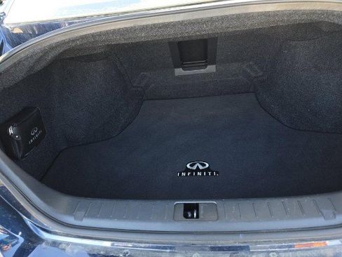 Used 2019 INFINITI Q70 Luxe w/ Proactive Package image 7