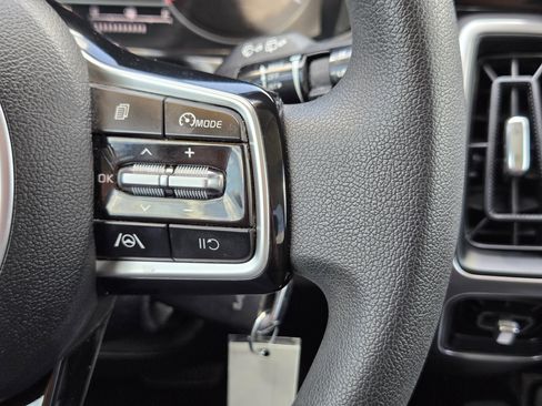 Used 2023 Kia Sorento LX FWD image 26