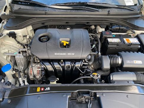Used 2017 Hyundai Elantra SE FWD image 30