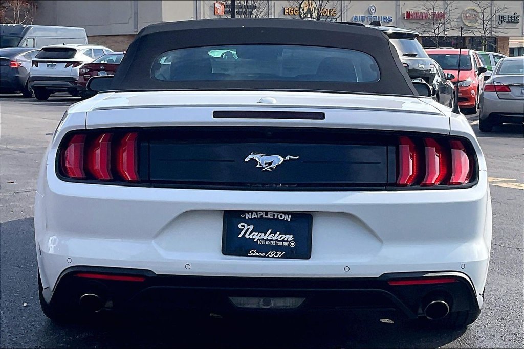 Used 2022 Ford Mustang Premium RWD image 4