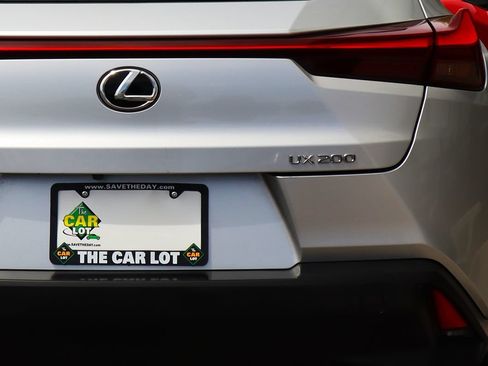 Used 2019 Lexus UX 200 w/ Premium Package FWD image 20