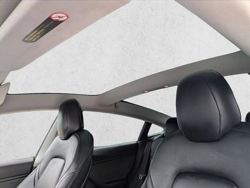 Used 2020 Tesla Model 3 Long Range image 16