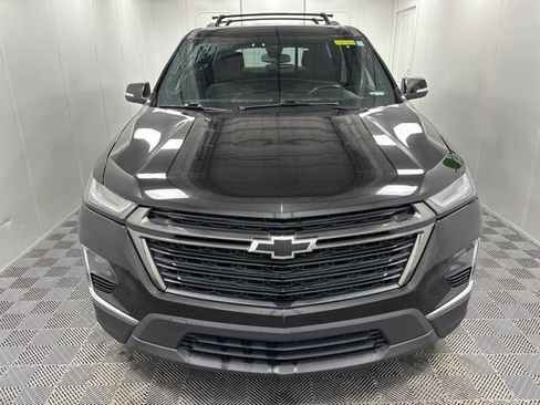 Used 2022 Chevrolet Traverse LT FWD image 2