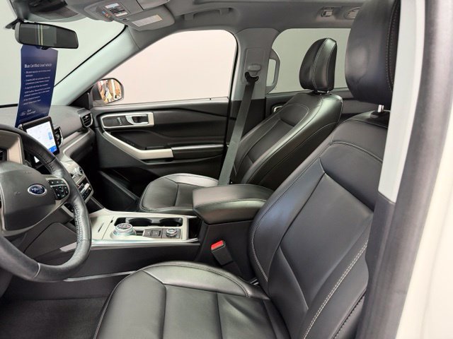 Used 2022 Ford Explorer XLT w/ Equipment Group 202A AWD/4WD image 16
