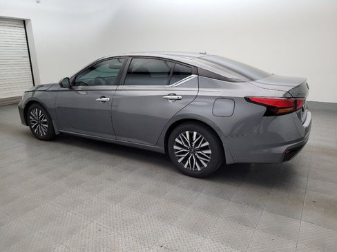 Used 2023 Nissan Altima 2.5 SV FWD image 3