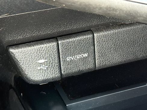 Used 2018 Toyota Camry SE FWD image 25