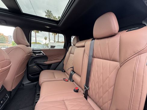 New 2025 Mitsubishi Outlander SEL image 14