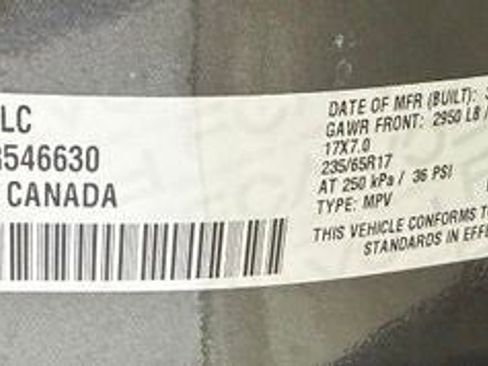 Used 2023 Chrysler Pacifica Touring-L FWD image 26
