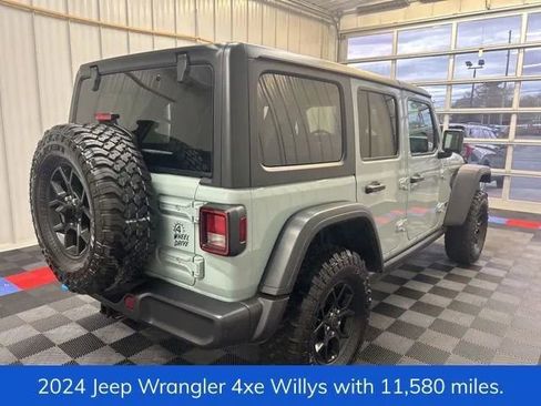 Used 2024 Jeep Wrangler Unlimited AWD/4WD image 3