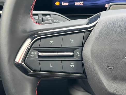 Certified 2024 Chevrolet Traverse RS w/ LPO, Floor Liner Package image 36