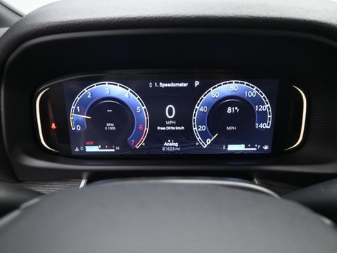Used 2024 Jeep Wagoneer L Series II RWD image 18