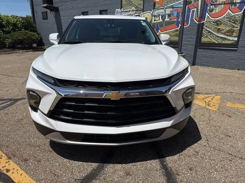 Used 2023 Chevrolet Blazer LT AWD/4WD image 2