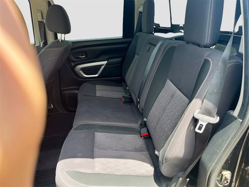 Used 2022 Nissan Titan SV w/ SV Convenience Package image 24