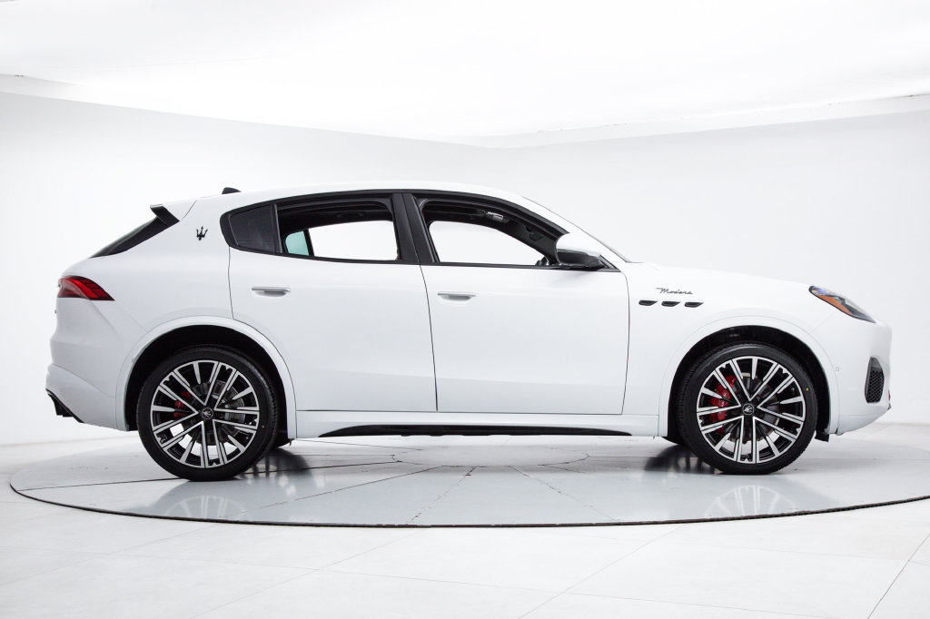 Certified 2023 Maserati Grecale Modena AWD/4WD image 6