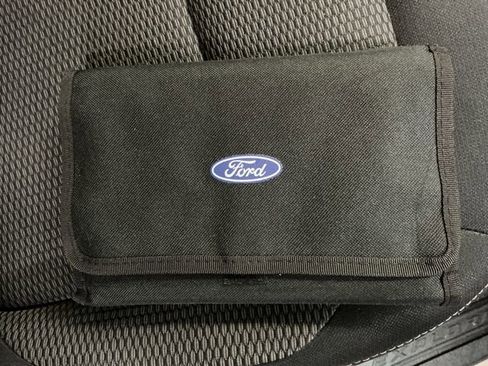 Used 2018 Ford Explorer XLT image 50