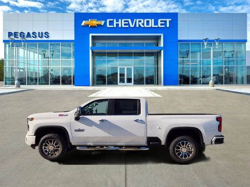 New 2026 Chevrolet Silverado 2500 LT w/ Z71 Chrome Sport Edition image 5