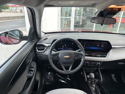 Used 2024 Chevrolet TrailBlazer LT AWD/4WD image 14