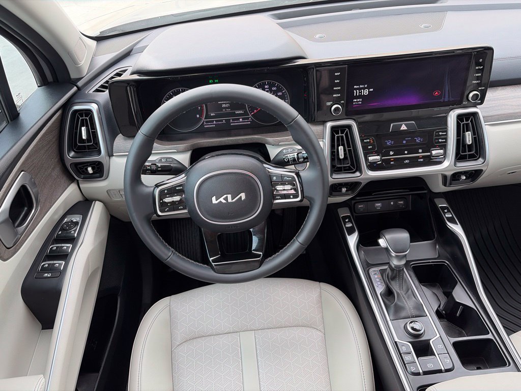 Used 2023 Kia Sorento EX FWD image 25