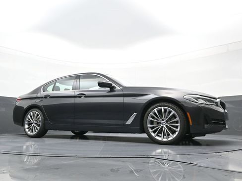 Used 2023 BMW 530i xDrive w/ Premium Package image 22