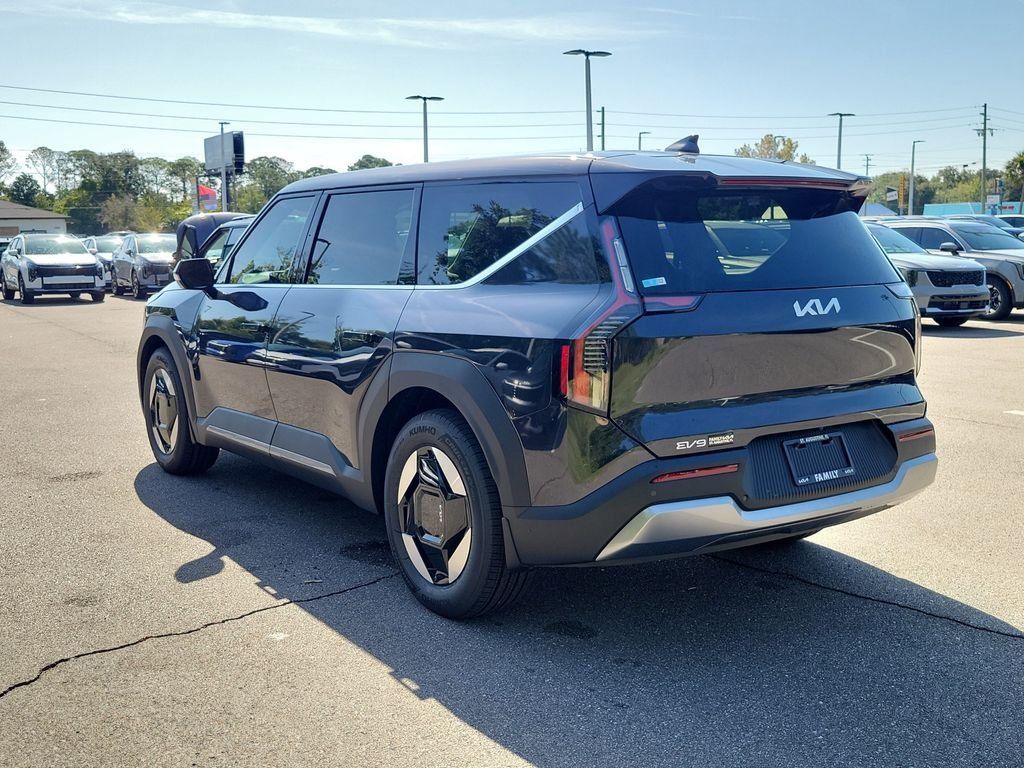 New 2026 Kia EV9 Light RWD image 4