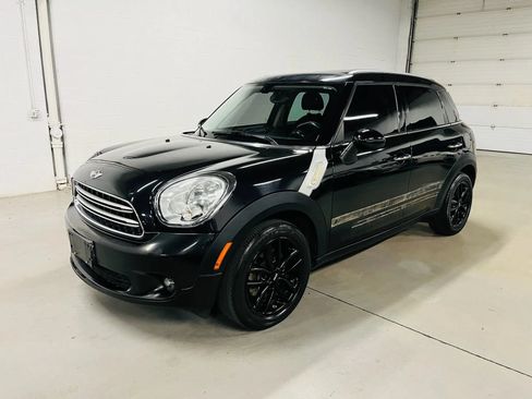 Used 2016 MINI Cooper Countryman FWD image 2