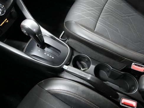 Used 2022 Chevrolet Trax LT w/ Sport Edition image 18